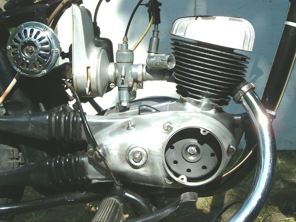 DKW IFA MZ RT125 RT 125 Ständer Vergaser Benzinhahn Schalter in Sachsen -  Limbach-Oberfrohna, Motorradteile & Zubehör