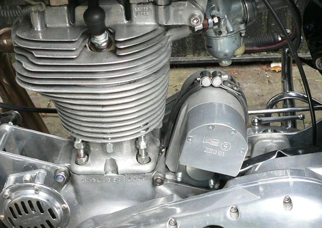 Details about   Bsa Triumph Norton Matchless Velocette Genuine Lucas ignition Coil 12v 